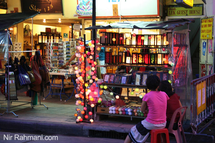 חנויות במדרחוב הקוואסן בבנגקוק, תאילנד