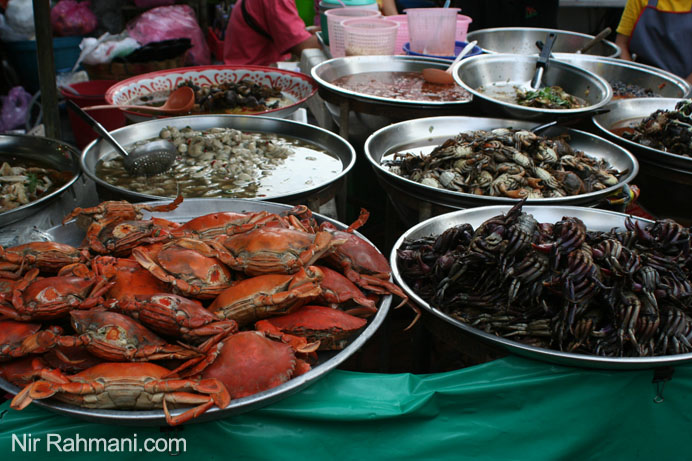דוכני מזון בשוק הצ'יינה טאון בבנגקוק